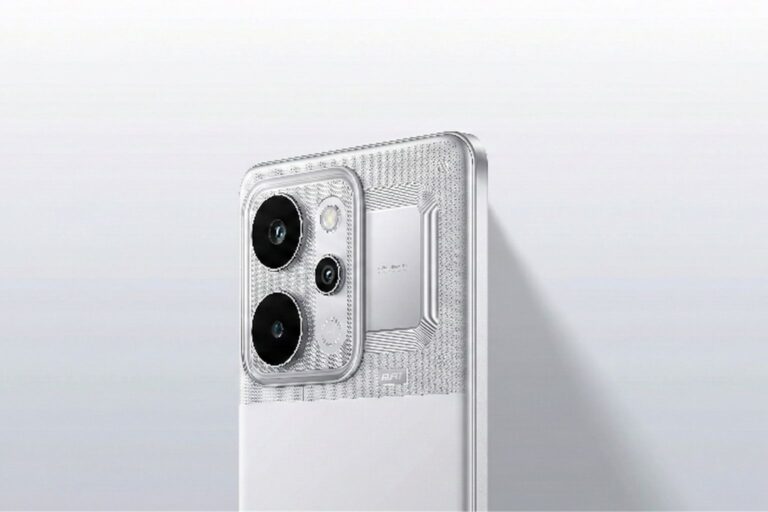 "Close-up view of the white Realme P4 Power 5G rear back panel, highlighting the triple camera module and textured TransView design."